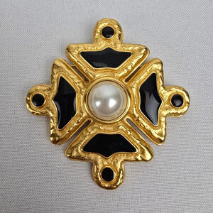 Vintage Anne Klein Maltese Cross Black Enamel And Pearl Brooch